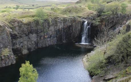 Torver Beck flows into Banishead Quarry